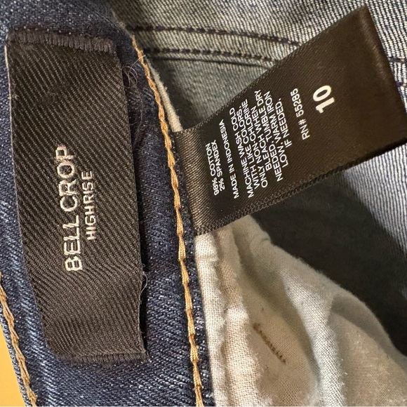 Express Bell Crop Flare Jeans Size 10 High Rise Dark Wash Distressed boho - Picture 4 of 4